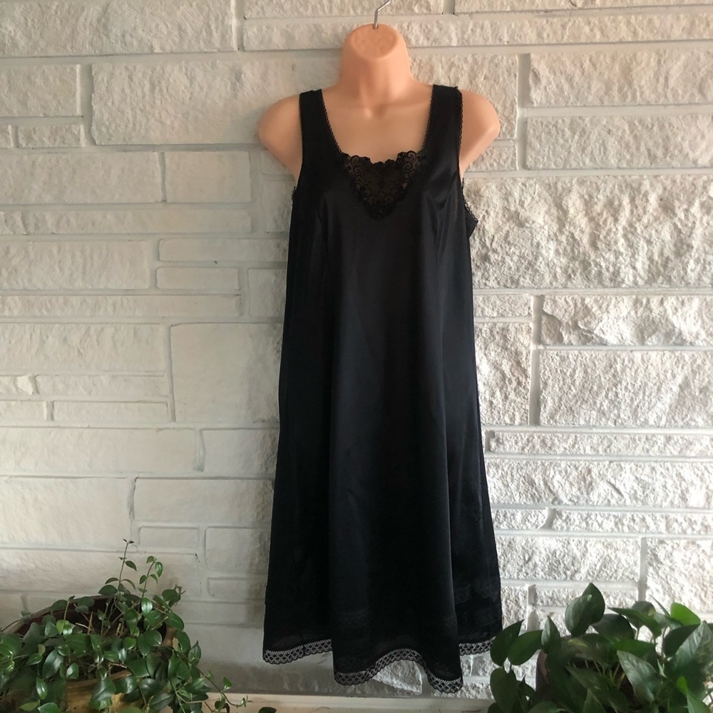 Size S/M vintage slip